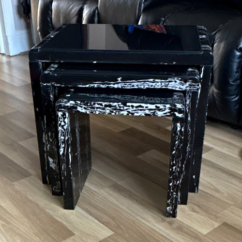 Black white gloss square nest - square,